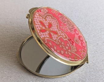 コ ン パ ク ト 鏡 （ ピ ン ク の 和 柄 の 桜) Miroir cosmétique en résine époxy rose Yuzen japonais Wagara Sakura Chiyogami, miroir de maquillage de sac à main, miroir compact fait à la main
