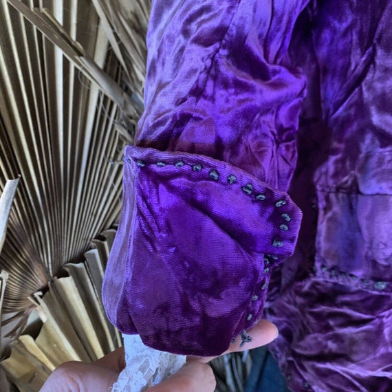 Antique Edwardian Purple Velvet Cropped Jacket Em… - image 5