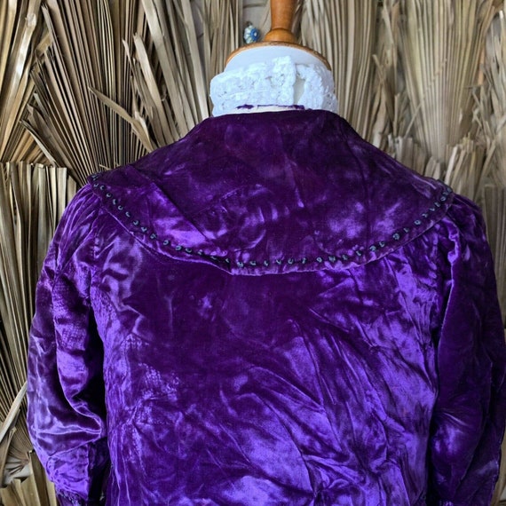 Antique Edwardian Purple Velvet Cropped Jacket Em… - image 9