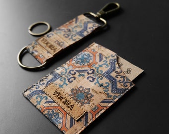 Lisboa Cork Card and Key Holder Gift Set | Minimalist Vegan Leather Wallet and Keychain | Made of Eco Leather Alternative Portuguese Cork
