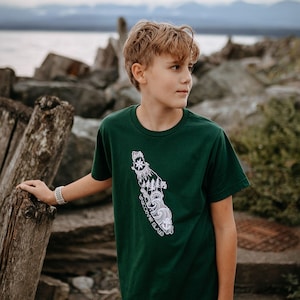 Vancouver Island-kinderT-shirt – handgetekende kaartontwerp, WCK-stijl jeugd-T-shirt, West Coast Pride-shirt, op de natuur geïnspireerd grafisch T-shirt voor kinderen