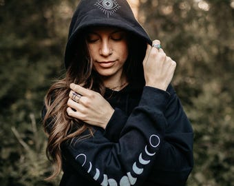 Moon Phase Third Eye Pullover in Black