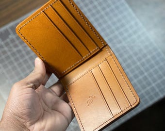 Tobar二つ折り財布、ハンドメイド、メンズウォレット、二つ折り、ミニマリスト、フルグレインレザー、ベジタブルタンニンなめし革、メンズファッション