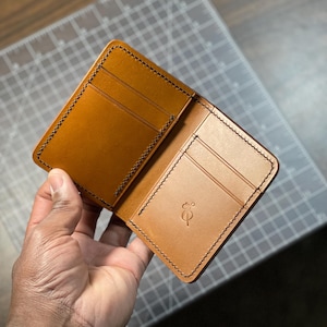 Cartera plegable vertical, hecha a mano, cartera para hombre, piel de grano completo, piel curtida con vegetales, mantequilla de whisky, Vinymo marfil, moda masculina