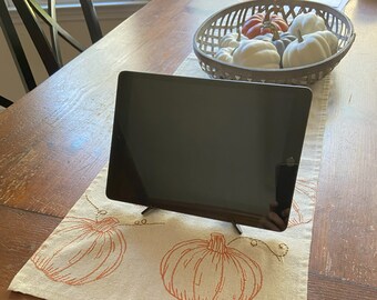 Desktop Stand for 7th, 8th, and 9th Generation iPad - Laser cut FILE only - svg for 1/8" acrylic. Simple design.