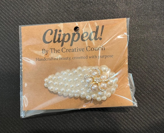 Handmade Epoxy Resin Hair Clip: Glitter Floral Design