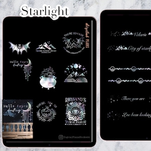 Könnte beinhalten: Ein Set digitaler Planer-Sticker mit holografischem Finish, das verschiedene Designs enthält, die vom Buch Eine Hof von Dornen und Rosen inspiriert sind. Die Designs beinhalten eine Fledermaus, einen Kessel, ein Buch, eine Teetasse, ein Tattoo-Studio und ein Zitat aus dem Buch. Der Text "There you are, I've been looking for you" ist ebenfalls enthalten. Die Sticker sind für die Verwendung in digitalen Planern konzipiert.