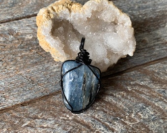 Kyanite wire wrapped pendant - Healing jewelry - natural stone jewelry