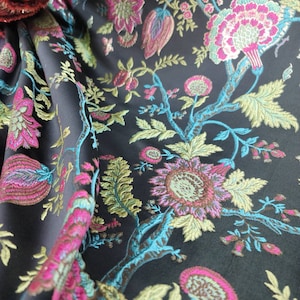 Tessuto jacquard broccato floreale: da sposa, da ballo e moda - 52 pollici di larghezza