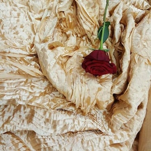 Gold Wellen Satin Stoff Verkauft 1000m Quinceañera Braut Abendkleid Dekoration Drapieren Tischdecken Kleidung