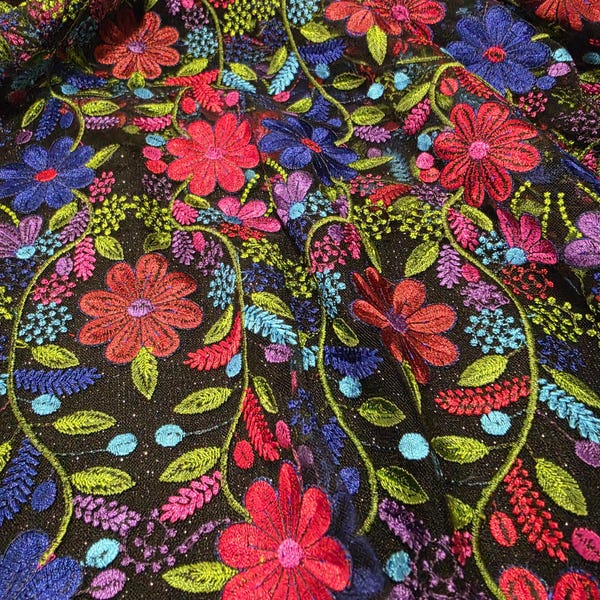 Tela vendida cortada a medida Fucsia Azul Lavanda Floral Flores Bordado sobre Malla Negra Quinceañera Vestido de Noche de Novia Prom Encaje Multicolor