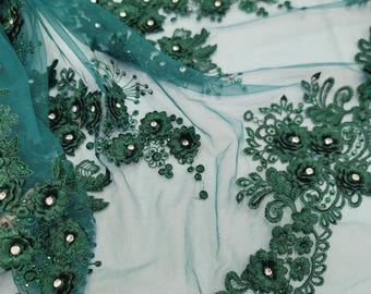 Tela de encaje floral 3D verde esmeralda con pedrería - Se vende cortada a medida