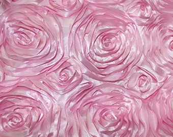 Tessuto satinato rosa 3D: drappeggio floreale, larghezza 54", tagliato su misura