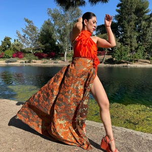 Orange Blumengold Metallic Brokat Shimery Strukturierter Stoff Schüttgut Kleid Abschlussball Metallic Gold für Kleid Polsterung