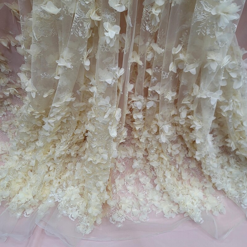 Ivory 3d Flower Lace Bailey