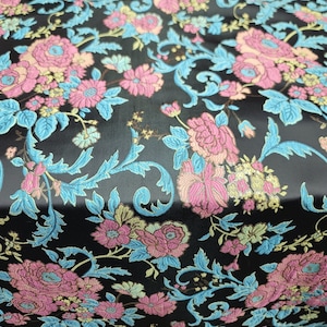 Tessuto broccato floreale: jacquard rosa, blu metallizzato e nero - 58&quot; di larghezza