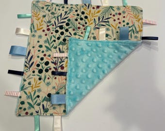 Mint Floral Tag Blanket | Sensory Toy for Babies