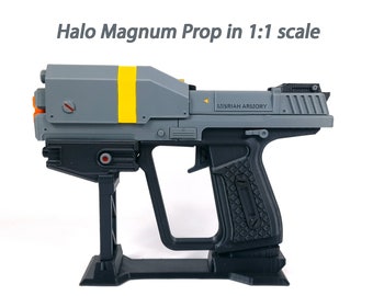 Halo Magnum Prop in 1:1 scale / Cosplay Prop / Handmade / Unofficial / Fan-Art / Videogame Nerd Geek Gift