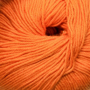Worsted #4 Red Pink Cascade Superwash 220 Persimmon #1921 sweaters knitting crochet light worsted blankets 100/% merino superwash