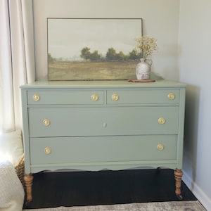 Sold ** Do NOT purchase** Sage Green Vintage 4-Drawer Dresser / Chest of Drawers