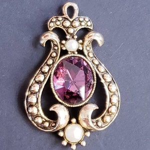 Vintage 1974 Avon Queensbury gold-tone pendant, Avon Necklace, Queensbury necklace, Vintage Avon pendant, 1970s Avon pendant, Queensbury