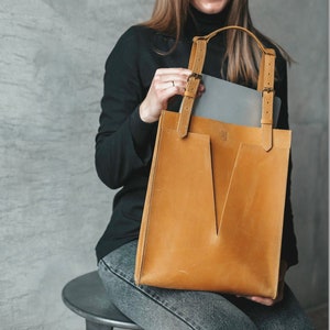 Lunch Bag for Woman, Perfect Laptop Leather Bag for Women, Your Everyday Bag, Work Bag Carryall image 2