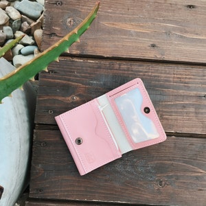 Cartera pequeña de cuero rosa personalizada para mujer, cartera pequeña de cuero rosa grabada, cartera de bolsillo de cuero rosa para mujer, regalo de aniversario de cuero imagen 3