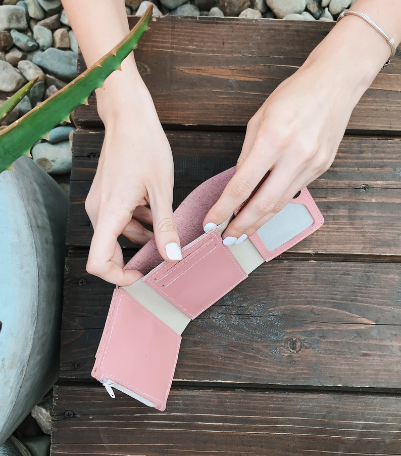 Cartera pequeña de cuero rosa personalizada para mujer, cartera pequeña de cuero rosa grabada, cartera de bolsillo de cuero rosa para mujer, regalo de aniversario de cuero imagen 4