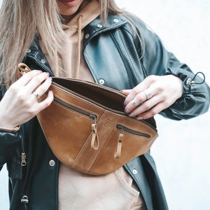 Small Leather Pouch for Women, Leather Fanny Pack and Waist Bag, Small Ladies Leather Bag for Everyday