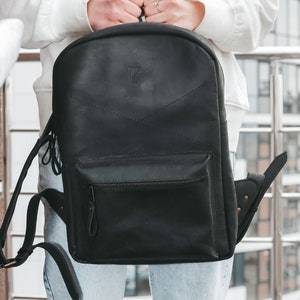 Urban Leather Rucksack, Everyday Leather Backpack for Men, Practical Rucksack for Laptop, Books and Files image 5