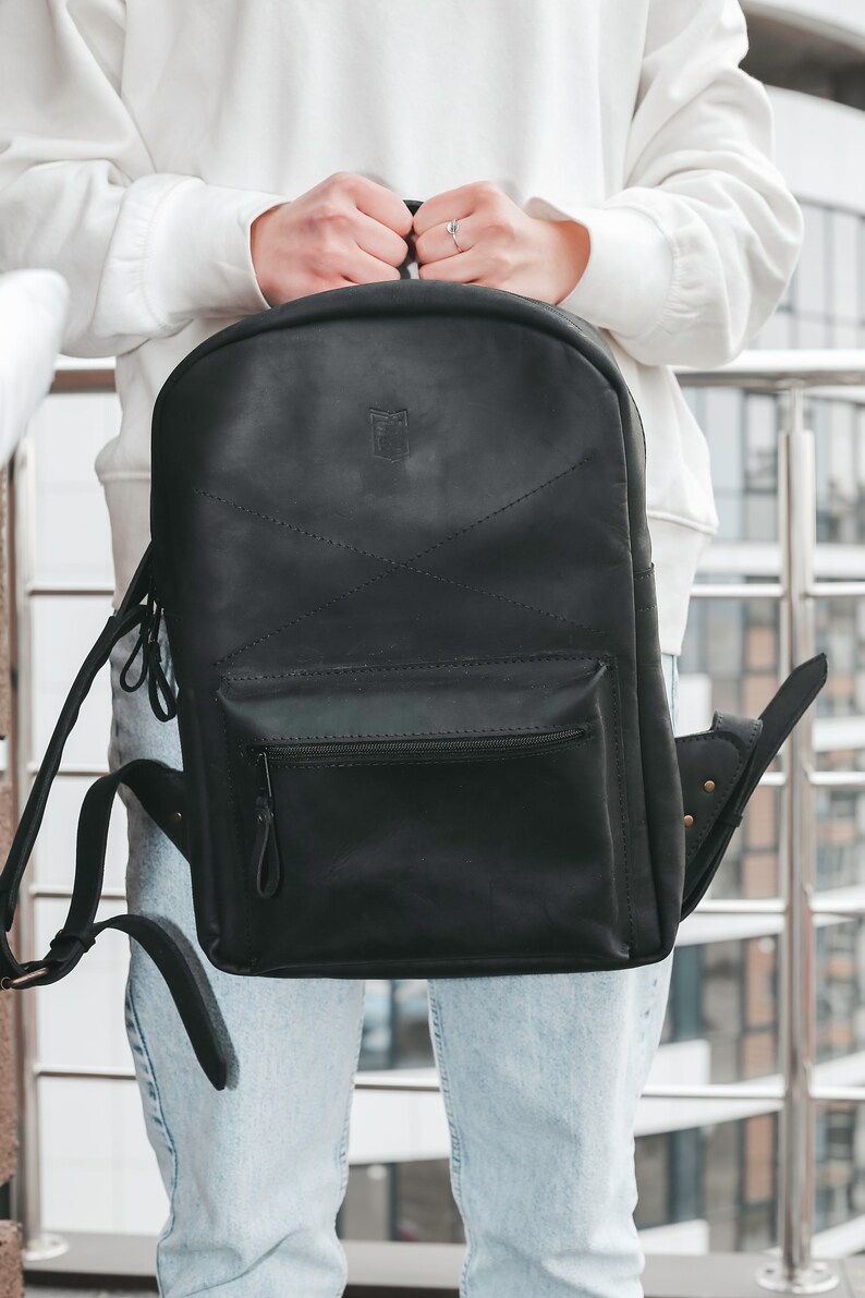 Urban Leather Rucksack, Everyday Leather Backpack for Men, Practical Rucksack for Laptop, Books and Files image 5