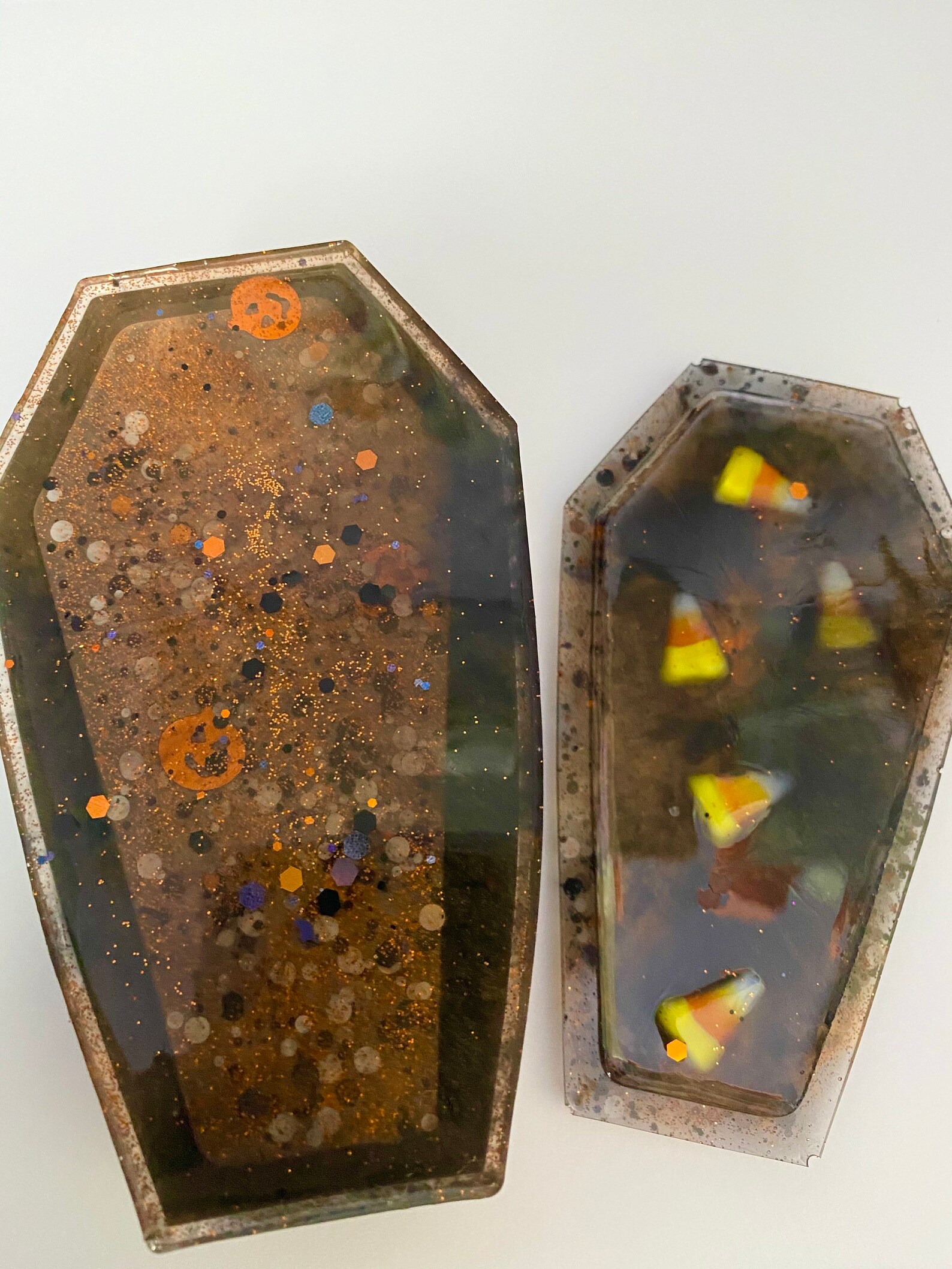 Vampire coffin box for things to keep · a jewelry box · home + diy on cut out + keep Halloween Coffin Jewelry Box | Etsy