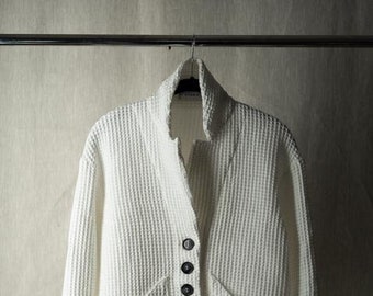 Vitamin jacket in white organic washed waffle, white lapel jacket with long sleeves, pockets and 4hole buttons, white sweater jacket, blazer