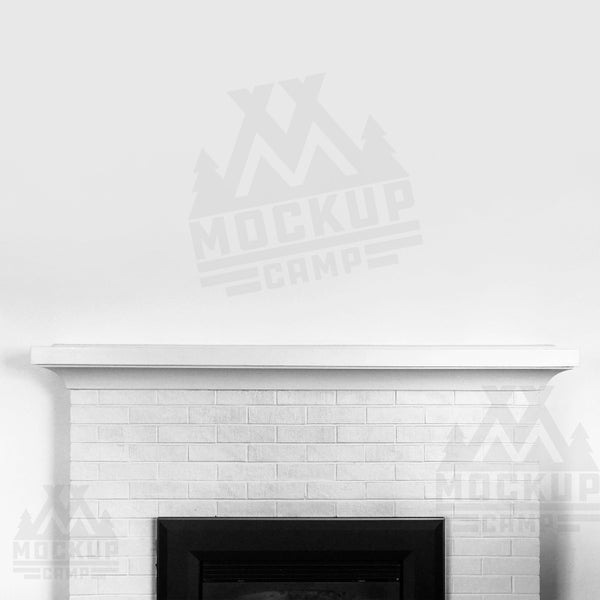 Mur blanc au-dessus de la cheminée blanche Mantel Mockup (fr) Scène mise en scène vide Mock up (fr) Photographie de stock de style - Ajoutez votre propre produit !