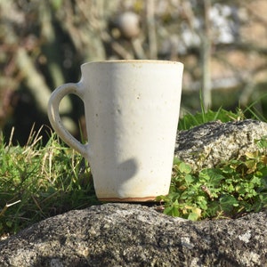 Mug grès blanc / crème artisanal, céramique fait main. image 2