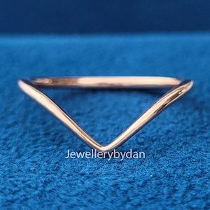 Dainty V-Shaped Chevron Engagement Band, 14K Solid Gold Curved Wedding Band, Contoured Wave Stackable Bridal jewelry, Gift for Her
