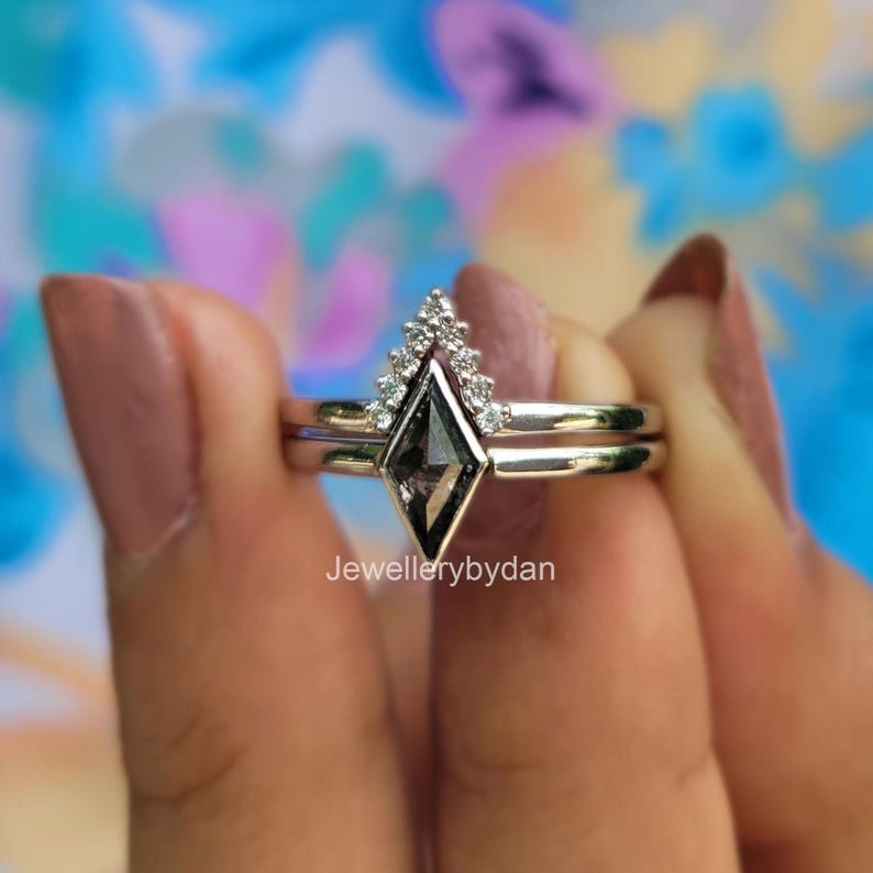 boho-bridal-ring-set-salt-pepper-diamond-and-moissanite