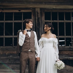 Simple modest long sleeves winter corset wedding dress. Custom flowy boho wedding dress. Unique elven beach wedding hippie dress.