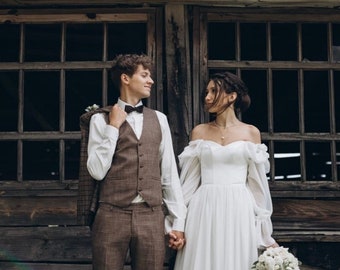 Robe de mariée corset d'hiver simple et modeste à manches longues. Robe de mariée bohème fluide sur mesure. Robe hippie de mariage elfique unique sur la plage.