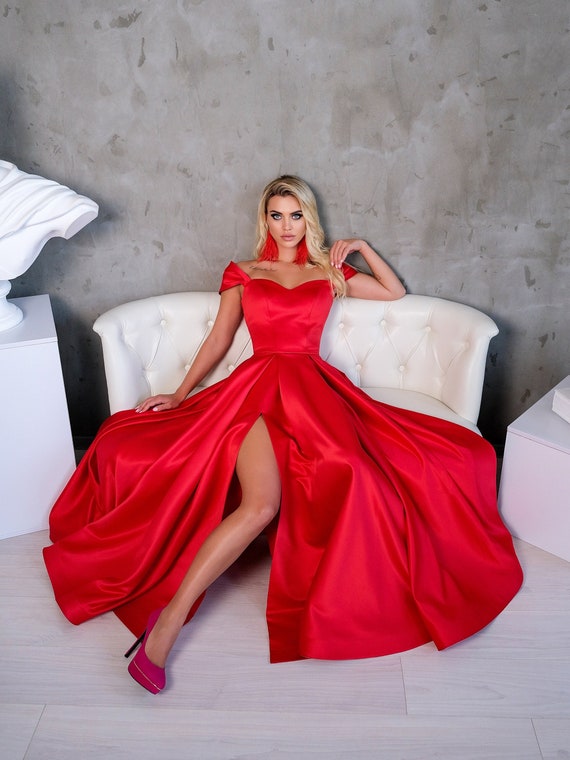 Buy Red Women's Ball Gown Dress, Strapless, Sweetheart Neckline, Ruffled  Skirt, Girls Birthday Quinceanera Dress, Red Wedding Dress Online in India  - Etsy