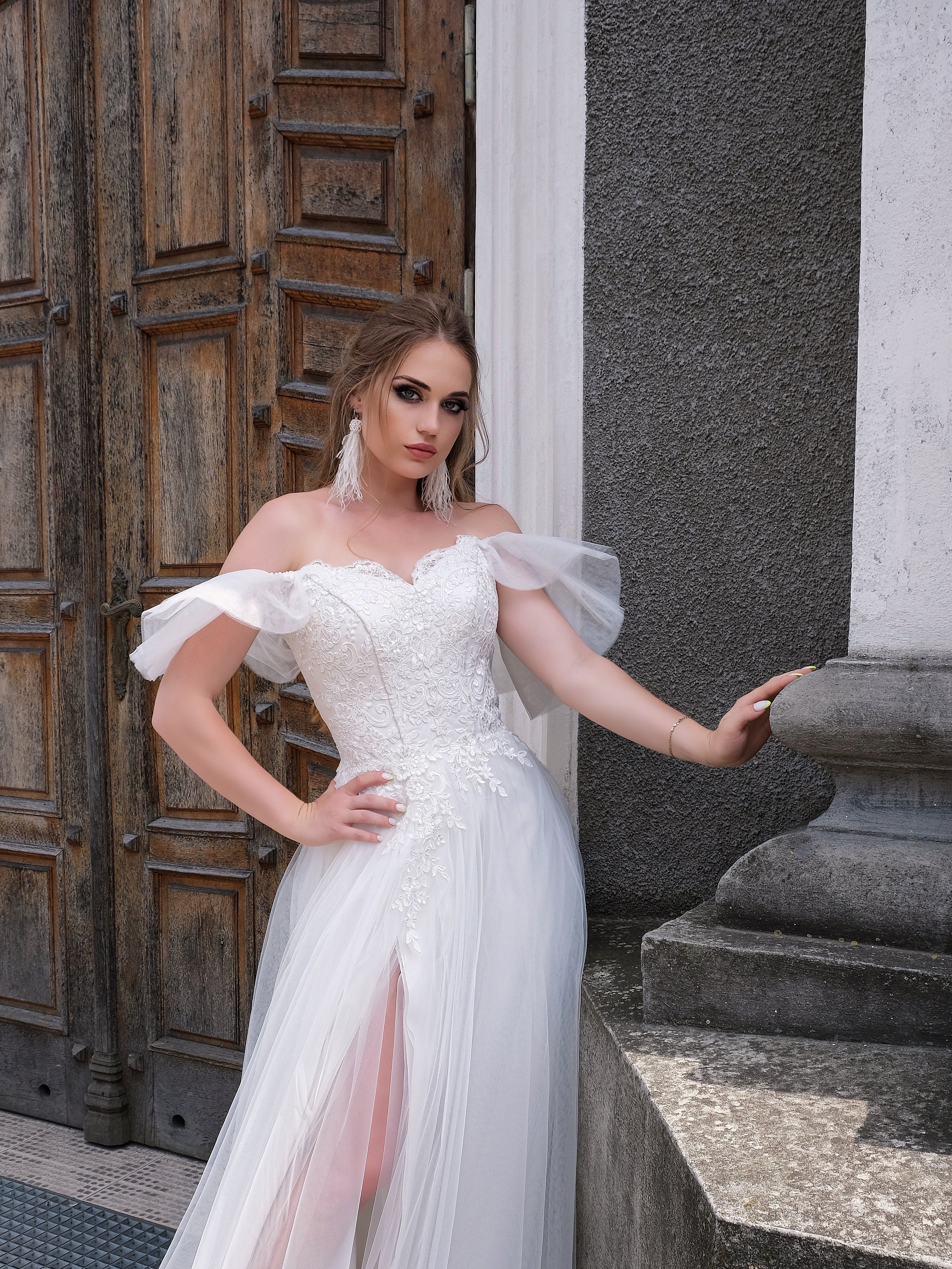Bohemian Floral Lace A Line Wedding Dress With Off Shoulder Long Sleeves,  Ivory Tulle, Corset Top, And Court Train 2022 Beach Country Bridal Gown  From Chicweddings, $169.29