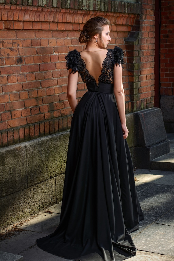 Gothic Black Chiffon Wedding Dress With Feathers. Flowy Sexy Evening Gown  With High Slit. Goth Formal Prom Dress With Deep V Neck and Train. 