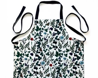 Floral canvas apron,  durable canvas floral apron, fresh flowers and leaves apron, green & white apron