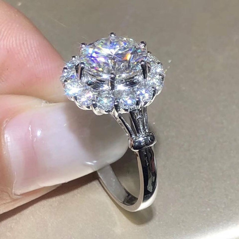 1.85Ctw Round Cut White Diamond 14K White Gold Finish 925 Sterling Silver Halo Women/'s Wedding Ring