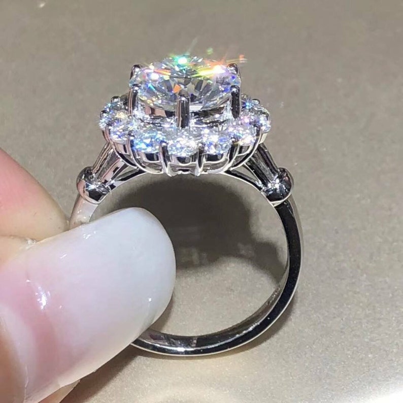 1.85Ctw Round Cut White Diamond 14K White Gold Finish 925 Sterling Silver Halo Women/'s Wedding Ring