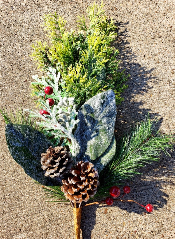 White Christmas Berries/Berry Stems Pine Branches & Artificial Pine Cones/White Holly Spray/Wreath Picks for Decor, Size: Small, As Shown