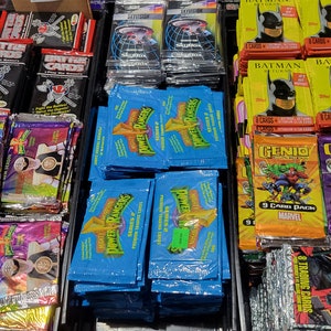 Non Sports Trading Card Packs  -  You Will Get A Total Of 128 Vintage Packs