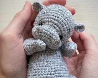 MOTIF AU CROCHET hippopotame Lucas sur Anglais, modèle au crochet laine hippopotame amigurumi animal jouet