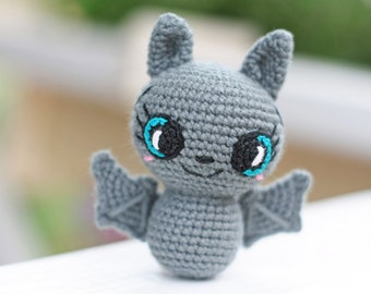 Crochet bat halloween pattern - diy halloween decor - mini crochet animals pattern