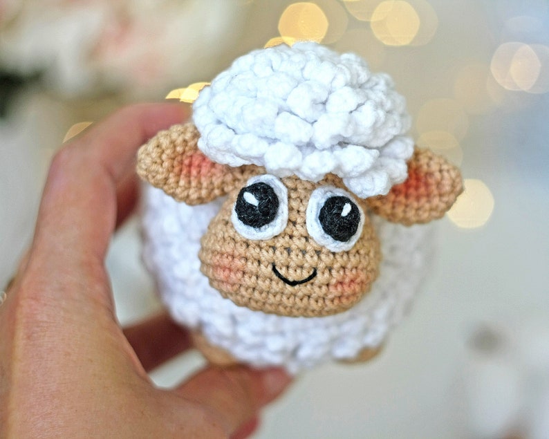 Cute crochet sheep pattern - mini amigurumi animals for beginners - easy crochet lamb pattern immagine 6